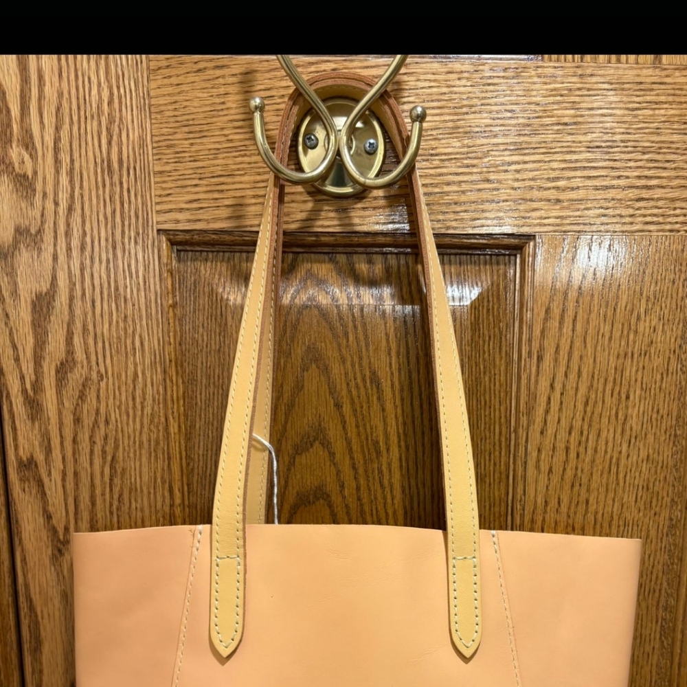 Portland Peach Leather Laptop Bag - Picture 3 of 4